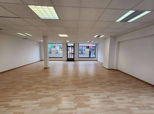 Verkaufsfläche vorne - Gewerbeobjekt (Büro, Produktion, Verkauf) in Bad Doberan