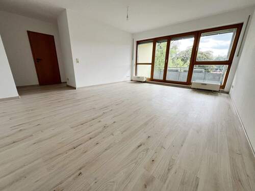 Wohnzimmer - Etagenwohnung mit 68,00 m² in Dresden zum Kaufen