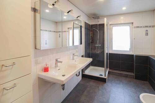 Badezimmer 1.OG (1) - 