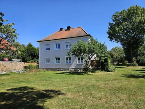 Bild 1 - Die besondere Immobilie in Köfering ehemaliges Pfarrhaus - renoviert