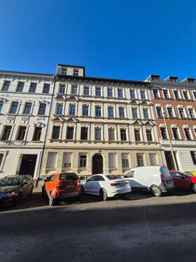 Hausfront - 1 Zimmer Mehrfamilienhaus, Wohnhaus zum Kaufen in Leipzig