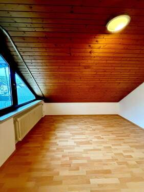 Kinderzimmer
- 4 Zimmer Etagenwohnung in Aichtal