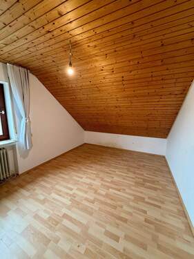 Büro/weiteres Kinderzimmer
- 