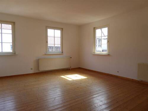 Wohnzimmer - Nieheim - 3 Zimmer Wohnung - 400,00&nbsp;EUR Kaltmiete, ca.&nbsp; 73,00&nbsp;m&sup2;&nbsp;Wohnfl&auml;che