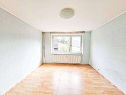 Großes Zimmer - 3 Zimmer Etagenwohnung in Hamburg