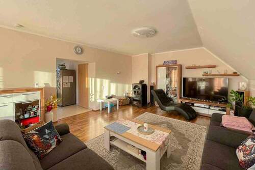 Wohnzimmer_Wohnung_OG - Mehrfamilienhaus, Wohnhaus mit 260,00 m&sup2; in Sereetz zum Kaufen