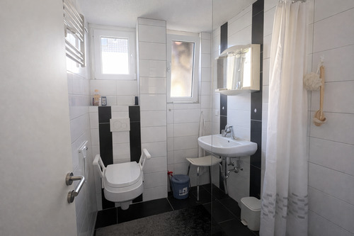 EG Bad - Doppelhaushälfte mit 80,00 m&sup2; in Königsbach- Stein zum Kaufen