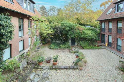 Einladender Innenhof mit großzügiger Ruhe- und Aufenthaltsfläche (2) - Büro zum Kaufen in Krefeld