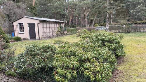 Garage & Grundstücksteil - 