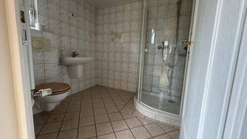 Badezimmer 1 - Einfamilienhaus mit 90,00 m&sup2; in Oranienburg zum Kaufen