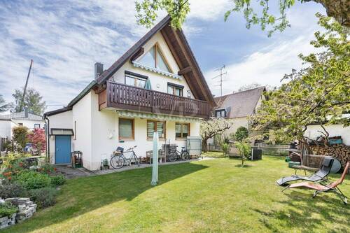 Gartenansicht - 8 Zimmer Einfamilienhaus zum Kaufen in München / Aubing