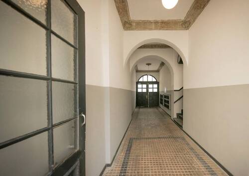 hauseingang - vermietet: 70 qm Gewerbe im 1. HH i.d. Manteuffelstr. Höhe Paul-Lincke-Ufer