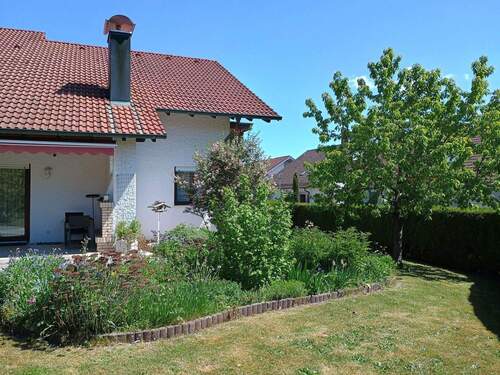 West - 1 Zimmer Einfamilienhaus in Hüttlingen