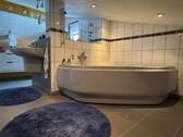 Badezimmer OG mit Badewanne - 