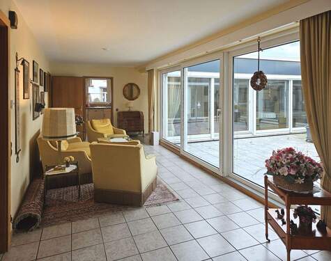 Große Diele - 5 Zimmer Bungalow zum Kaufen in Sprockhövel