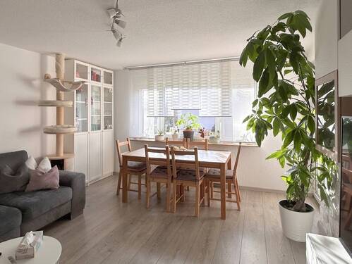 Wohnen - Gepflegte 4,5-Zimmer-Wohnung mit Südwest-Balkon, frei ab 01.07.