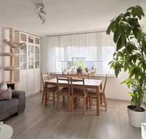 Gepflegte 4,5-Zimmer-Wohnung mit Südwest-Balkon, frei ab 01.07. - Ulm Böfingen