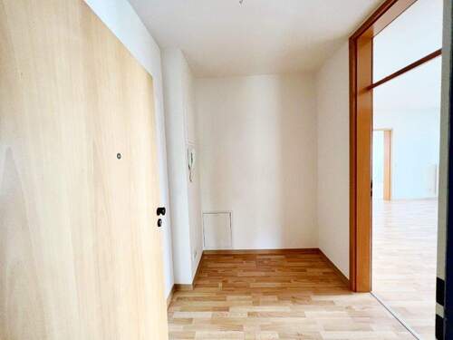 Flur - 2 Zimmer Etagenwohnung in Dresden