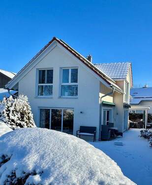 Haus im Winter - Lichtdurchflutetes, liebevoll gepflegtes Einfamilienhaus