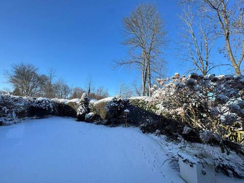 Garten im Winter - 5 Zimmer Einfamilienhaus in Moosinning