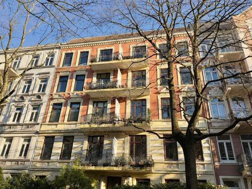 Jugendstilwohnhaus - 4 Zimmer Etagenwohnung zum Kaufen in Hamburg