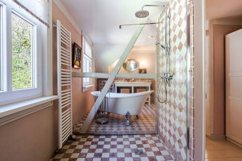 ...mit bodengleicher Dusche - 