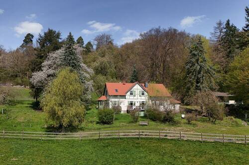 Landhausidylle - Einfamilienhaus mit 249,00 m&sup2; in Grävenwiesbach zum Kaufen