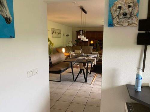 Blick von Küche ins Wohnzimmer - 