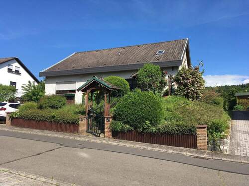 Strassenansicht - 5 Zimmer Einfamilienhaus zur Miete in Haschbach am Remigiusberg