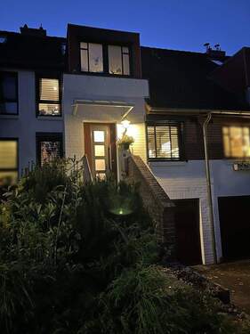 Straßenansicht - Courtagefrei - Split-Level-Reihenhaus in Norderstedt-Mitte