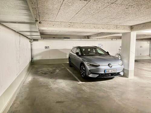 Tiefgaragenstellplatz - 