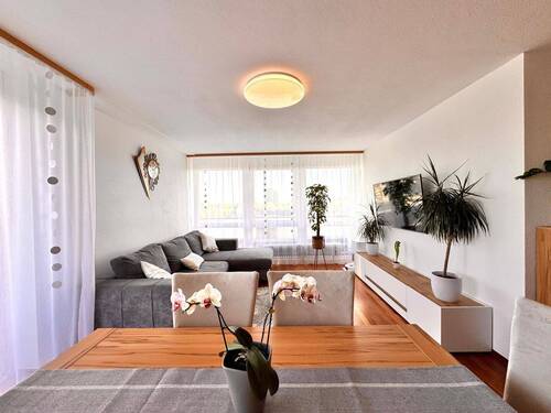 Wohnzimmer/Wohnbereich - 4 Zimmer Etagenwohnung in Lahr/Schwarzwald