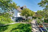 Schön eingewachsener Garten - 