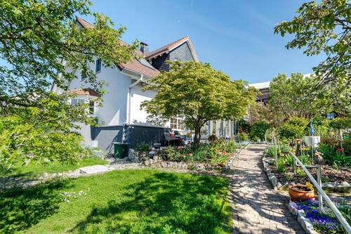 Schön eingewachsener Garten - 