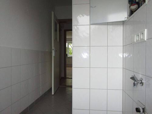 Bad mit Dusche - 
