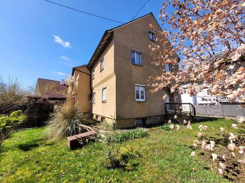 Aussenansicht - ***PROVISIONSFREI*** - Sanierungsbedürftiges Zweifamilienhaus! Perfekt für geübte Handwerker!