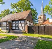 KENSINGTON - Exklusiv - Modernisiertes Fachwerkhaus mit Hofambiente und Denkmalschutz - Rheinsberg Dierberg