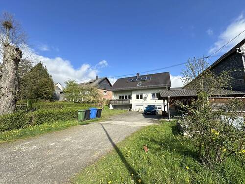 Hof - Mehrfamilienhaus, Wohnhaus mit 209,40 m&sup2; in Niederweiler zum Kaufen