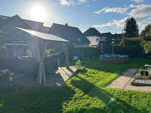 Garten - Familienfreundliches Zweifamilienhaus in Hiddenhausen mit gepflegtem Garten!