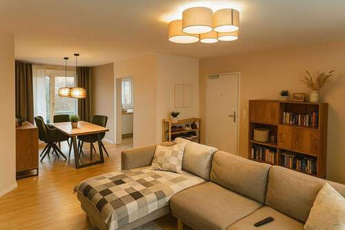 Wohn- & Esszimmer - Bezugsfreie 4-Zimmer-EG-Wohnung mit großem Garten in Toplage - inkl. Renovierung nach Käuferwunsch