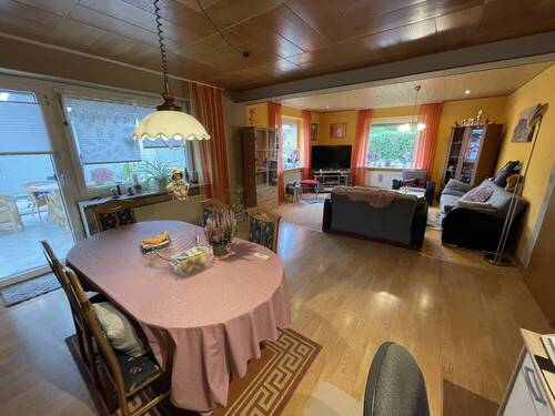 Wohn-/Esszimmer EG-Wohnung - 