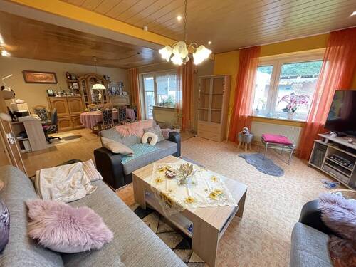 Wohn-/Esszimmer EG-Wohnung - 