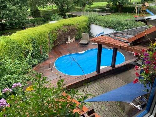 beae46a4-1672-49b9-bed9-9adf8f - 