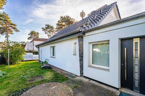 Rückseite des Hauses - 5 Zimmer Einfamilienhaus zum Kaufen in Berlin