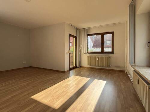 Wohnzimmer Erdgeschoss - 9 Zimmer Mehrfamilienhaus, Wohnhaus in Niestetal