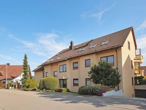 Hausansicht von außen - 3 Zimmer Etagenwohnung zum Kaufen in Leinfelden-Echterdingen