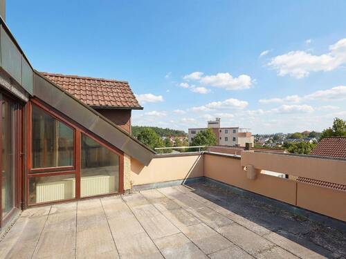 Großer, sonniger Balkon mit schöner Aussicht - 3 Zimmer Etagenwohnung in Leinfelden-Echterdingen