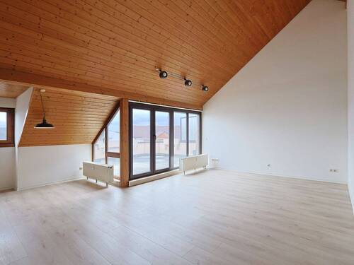 Lichtdurchfluteter Wohn- und Essbereich mit Balkon - Etagenwohnung mit 75,00 m&sup2; in Leinfelden-Echterdingen zum Kaufen