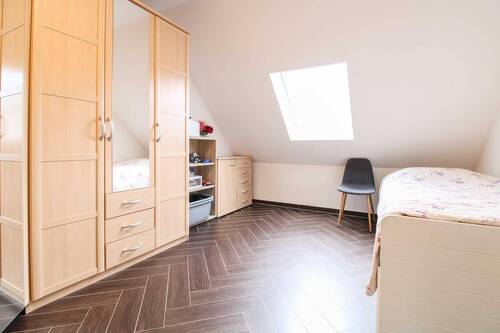 Schlafzimmer DG - 