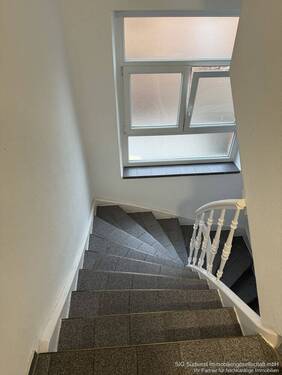 Treppenhaus - 2 Zimmer Etagenwohnung zur Miete in Heilbronn